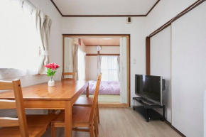 URAYASU HOUSE! for up to 6 people, 15 min bus ride to Disney! Location is 6-8-38 Horie Urayasu City Chiba Prefecture 場所は千葉県浦安市堀江6-8-38です,玄関横のキーボックスの暗証番号はご予約後に宿からのメッセージ欄にてご確認下さい